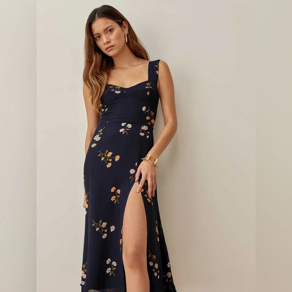 Reformation Fulton Floral Navy Midi Dress in Princess Margaret Size: 4 - Picture 5 of 15